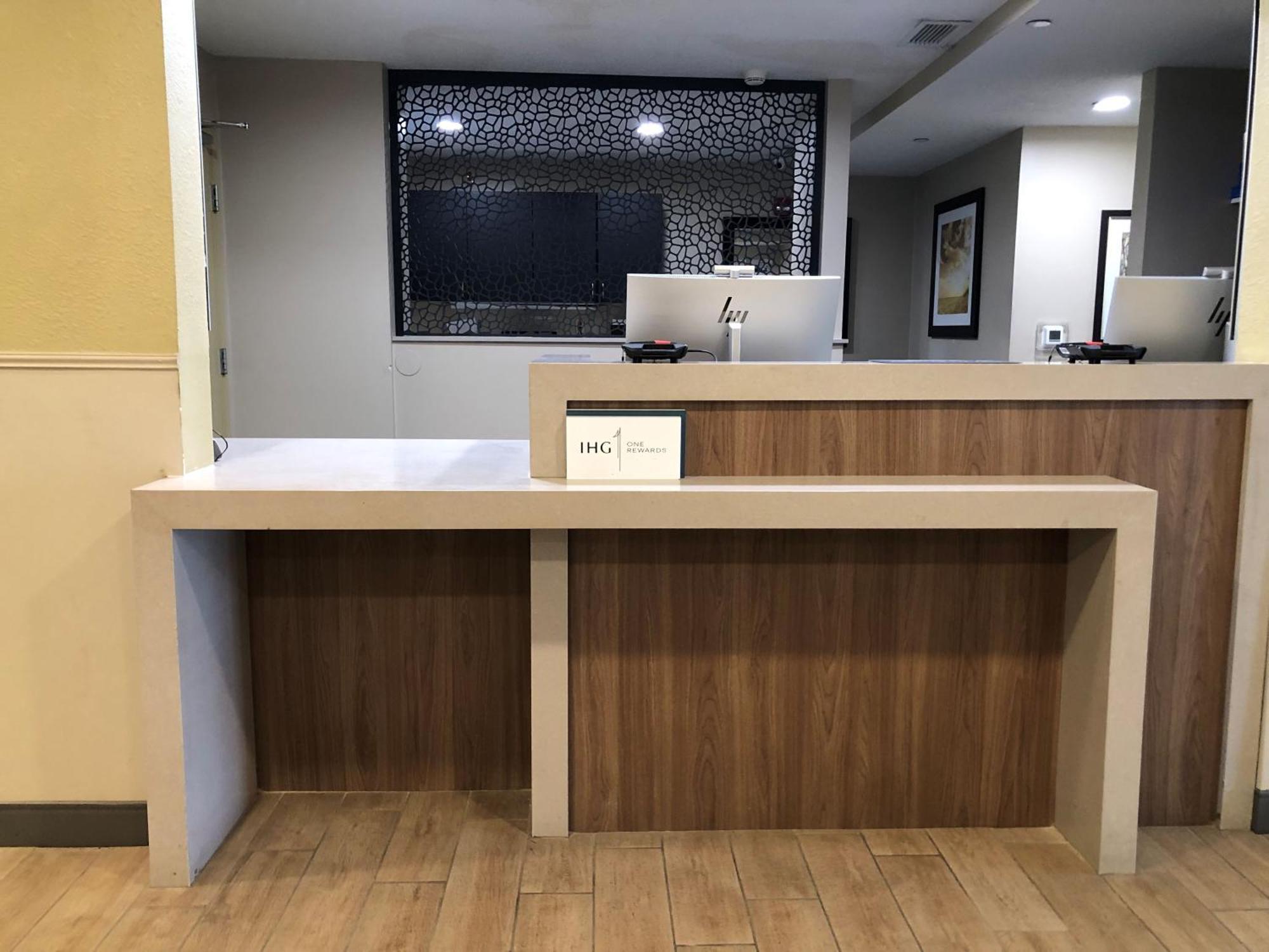 Candlewood Suites Fort Wayne - Nw By Ihg Экстерьер фото