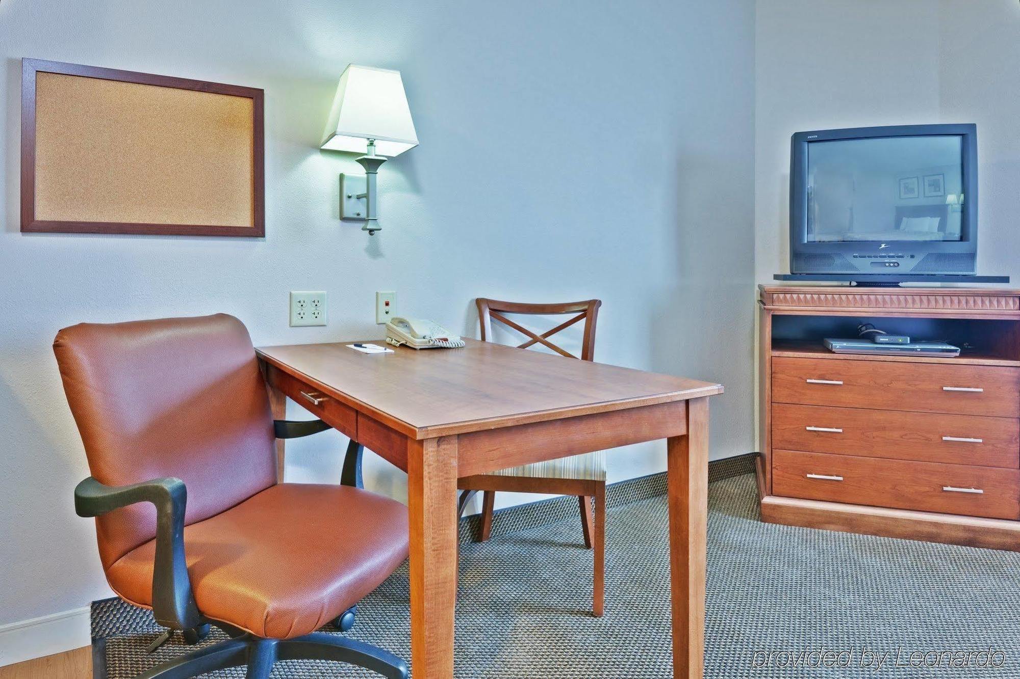 Candlewood Suites Fort Wayne - Nw By Ihg Номер фото